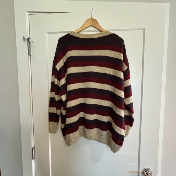 Oversized Sweater - Picture 2 of 3